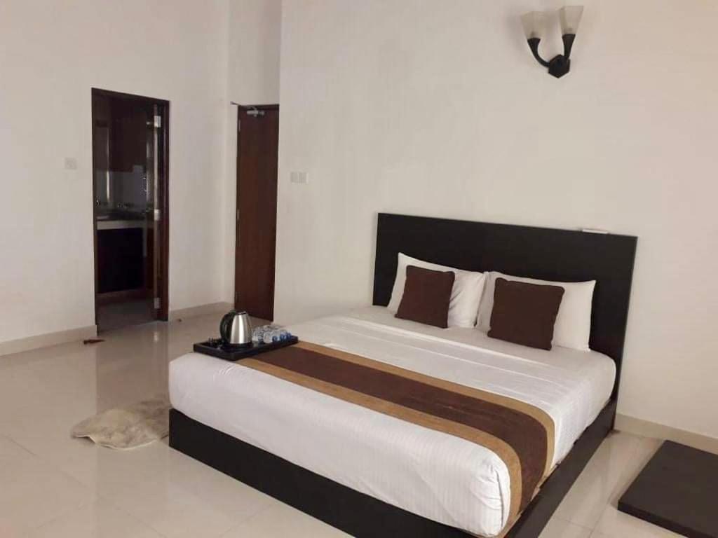 Aradhana Airport Transit Hotel Katunayaka Zewnętrze zdjęcie